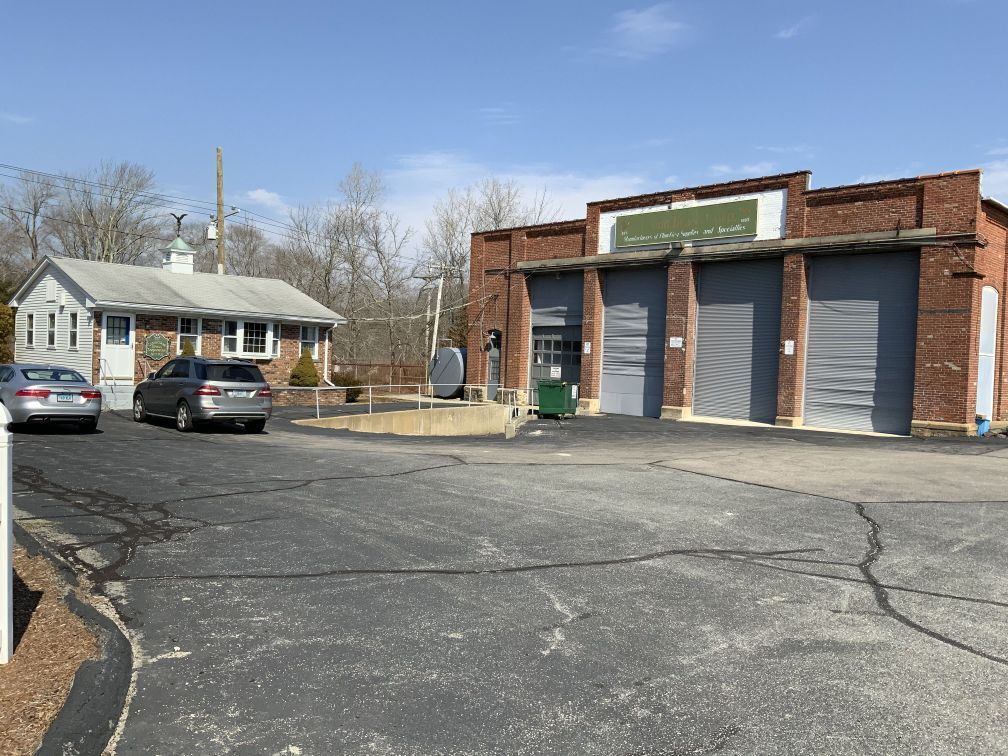 1-9 Lincoln Park Rd, Preston, CT for sale Building Photo- Image 1 of 1