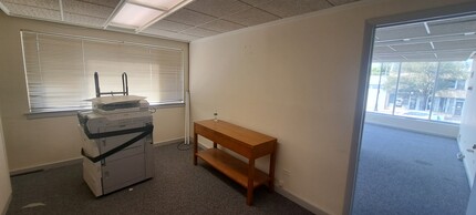 6957-1246 North Ave, Oak Park, IL for lease Interior Photo- Image 2 of 2