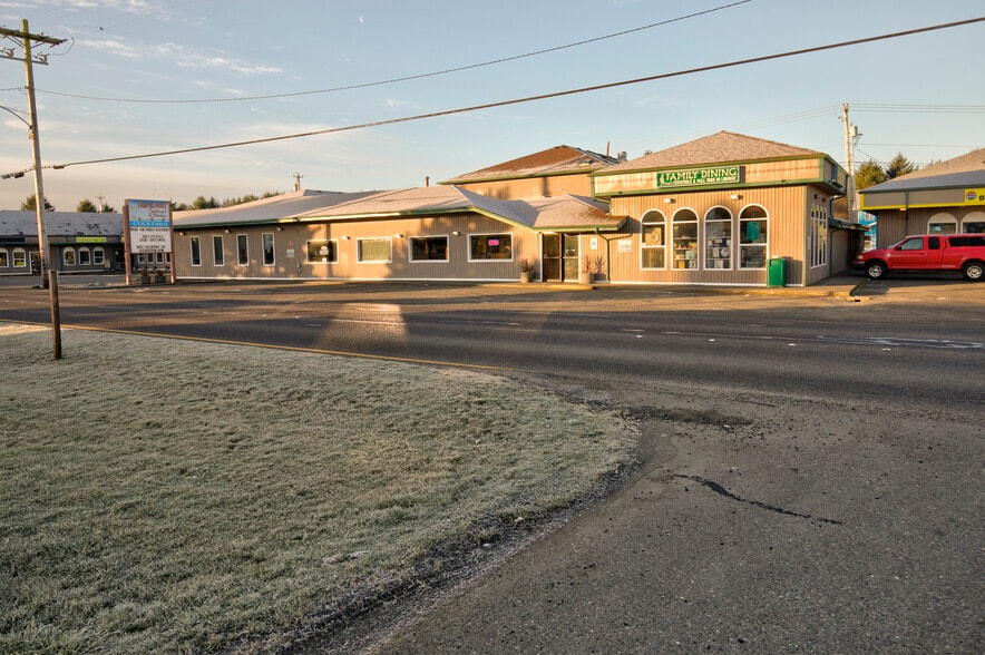 857 Point Brown Ave NW, Ocean Shores, WA for sale - Building Photo - Image 1 of 27