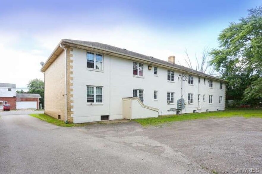 22 Maple Grove Ave, Lackawanna, NY for sale - Building Photo - Image 2 of 27