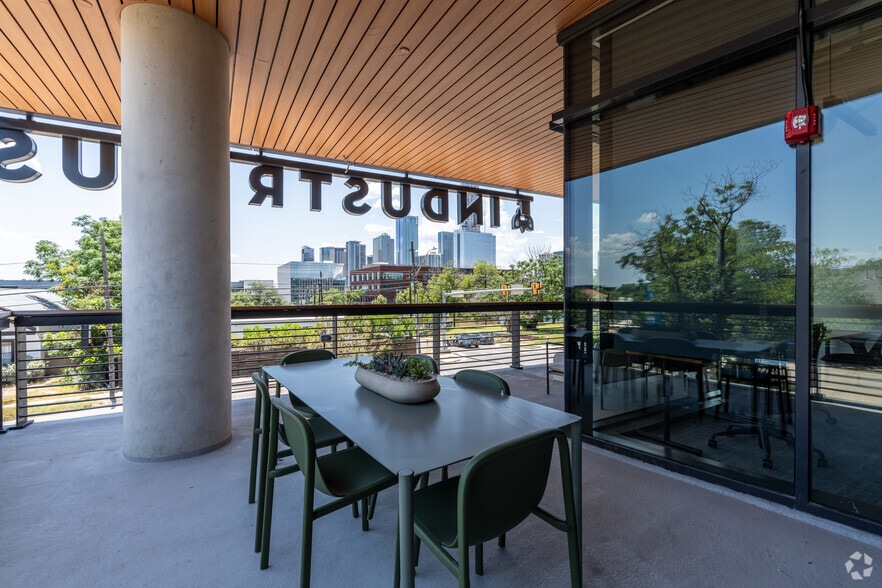 924 E 7th St, Austin, TX for lease - Building Photo - Image 3 of 31