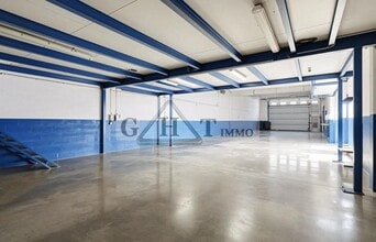 Industrial in Montreuil for sale Interior Photo- Image 2 of 3