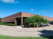 39100 Country Club Dr, Farmington Hills MI - Warehouse