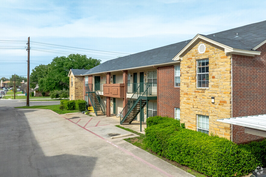 700 Hercules Ln, Denton, TX 76209 - Multifamily For Sale | LoopNet