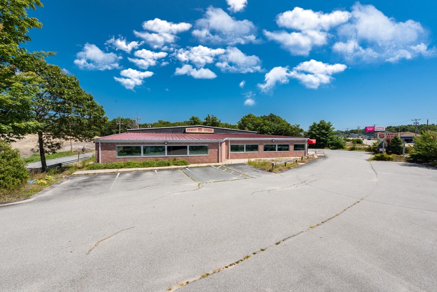 3074 Cranberry Hwy, East Wareham, MA for lease - Building Photo - Image 1 of 21