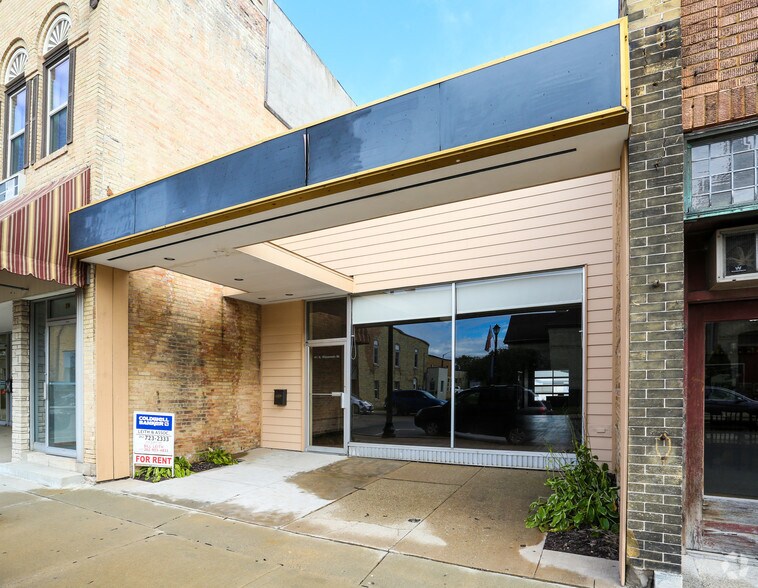 41 S Wisconsin St, Elkhorn, WI for sale - Primary Photo - Image 1 of 1