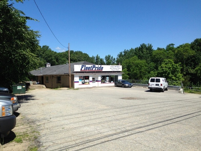 747 W Thames St, Norwich, CT for sale - Building Photo - Image 1 of 1