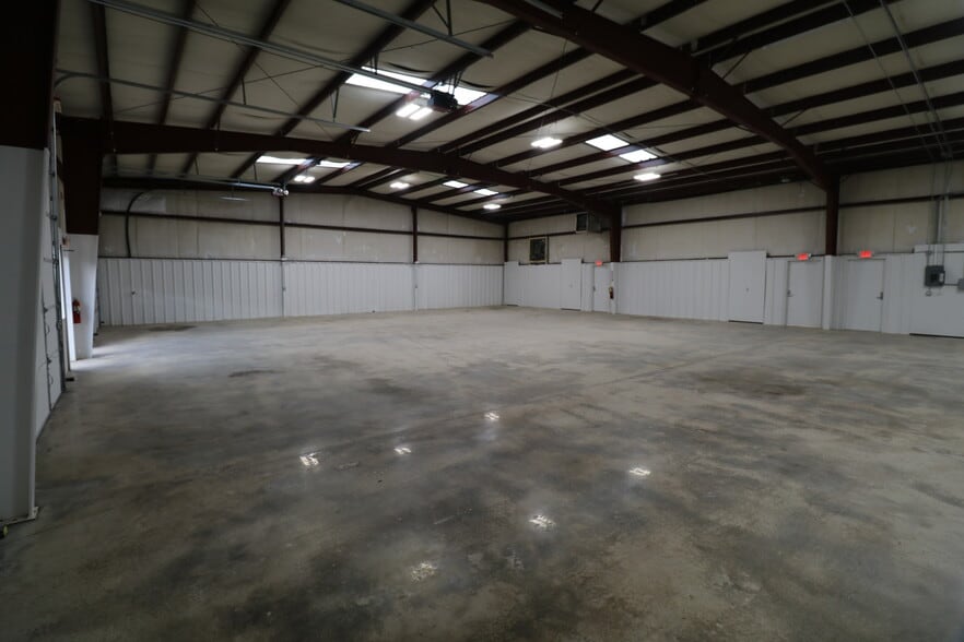 76 Bay Creek Rd, Loganville, GA for lease - Building Photo - Image 2 of 20