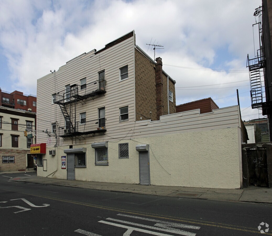 98 ster Ave, Jersey City, NJ 07307