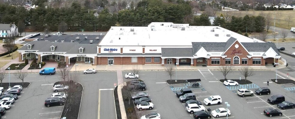 401b W Main St, Freehold, NJ for lease - Building Photo - Image 2 of 4