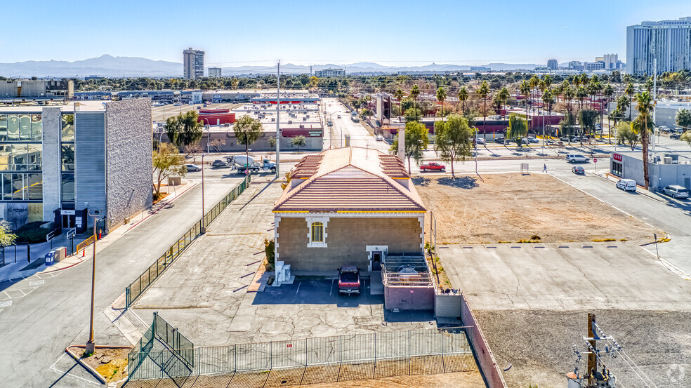 750 E Sahara Ave, Las Vegas, NV for sale - Aerial - Image 3 of 8