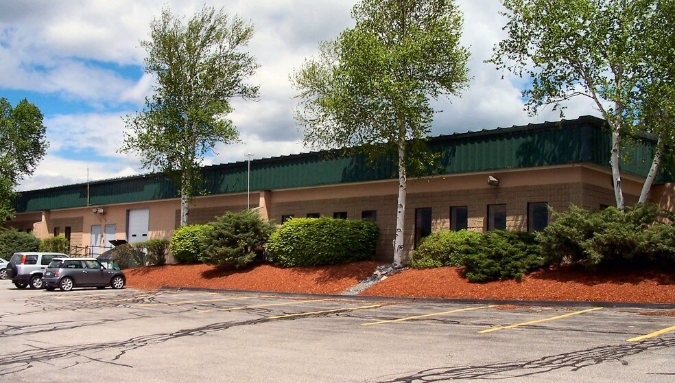 14 Tinker Ave, Londonderry, NH 03053