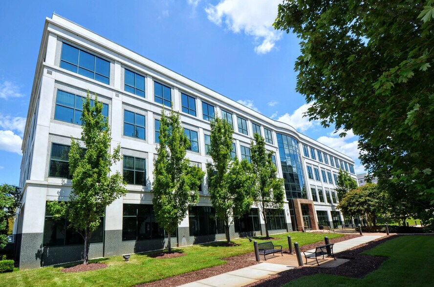 8020 Arco Corporate Dr, Raleigh, NC for lease - BCCC II - Image 1 of 10