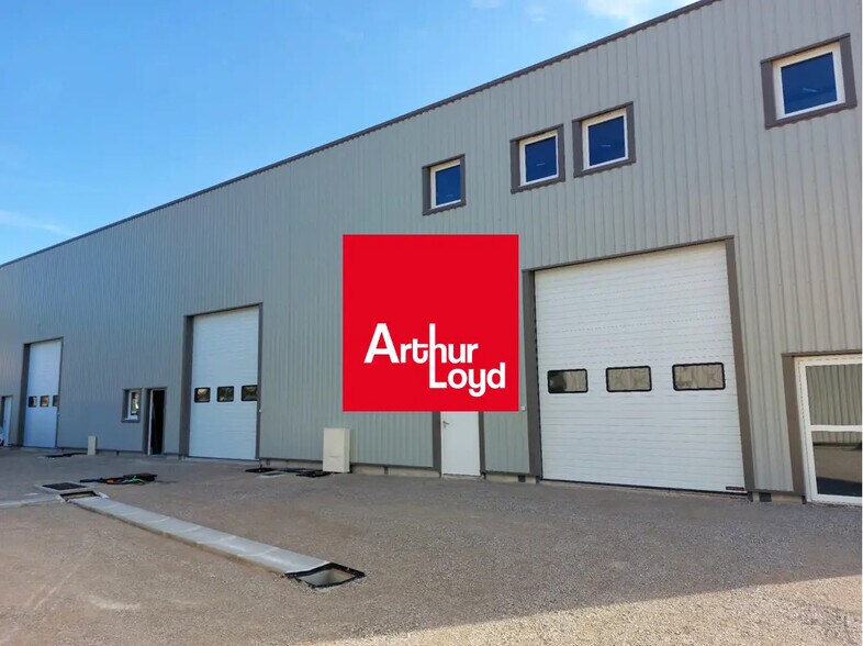 Industrial in Brignoles for lease - Building Photo - Image 1 of 7