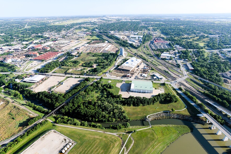 1100 NE 23rd St, Fort Worth, TX for lease - Aerial - Image 3 of 11