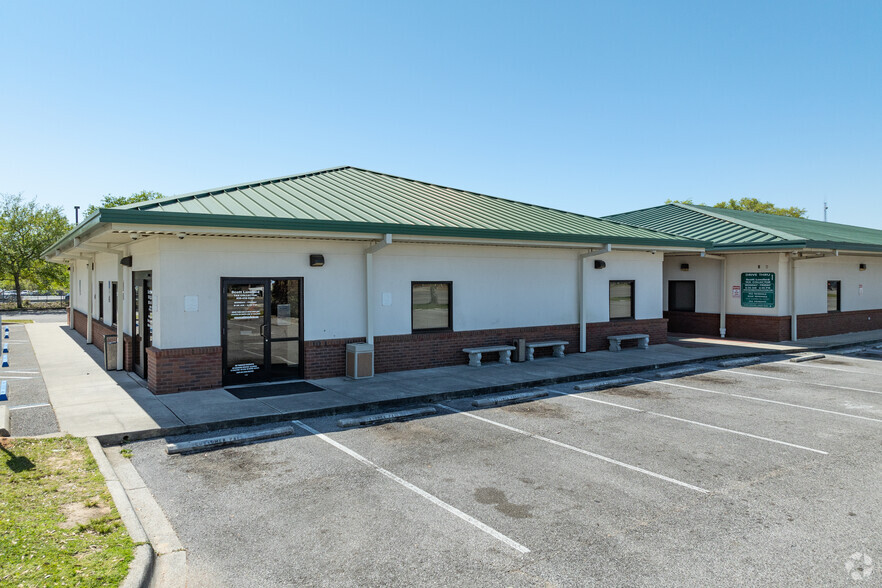 6451 North W St, Pensacola, FL for lease - Primary Photo - Image 1 of 9