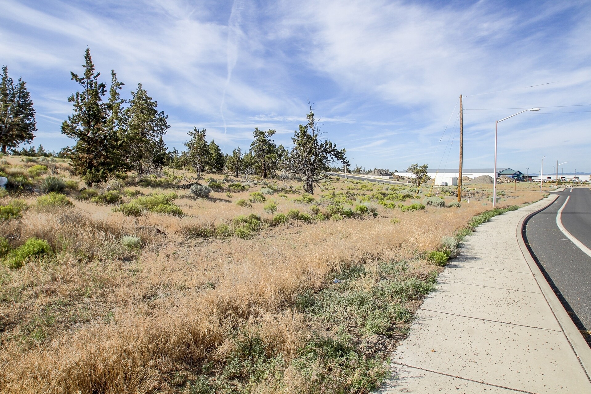 932 SE 4th St, Redmond, OR for sale Primary Photo- Image 1 of 1