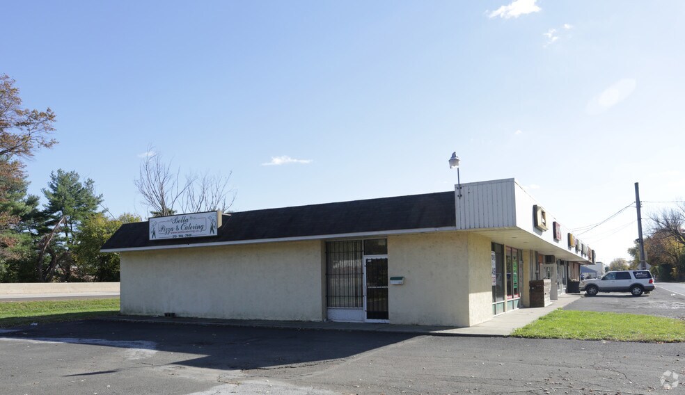 161173 Falls Tullytown Rd, Levittown, PA 19054