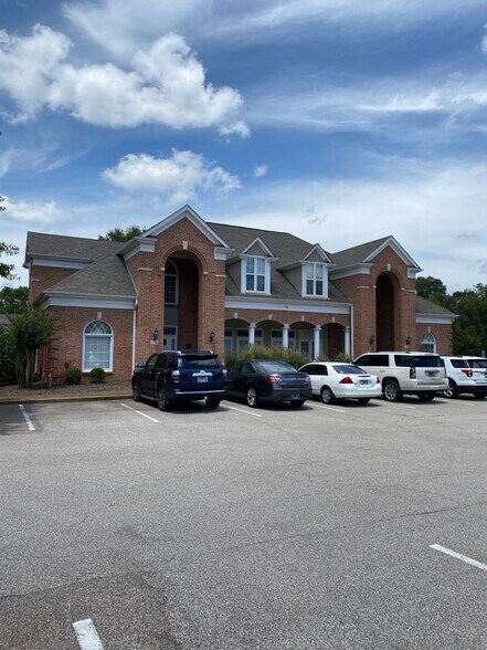 232-236 Grand Steeple Dr, Collierville, TN for sale - Building Photo - Image 1 of 1