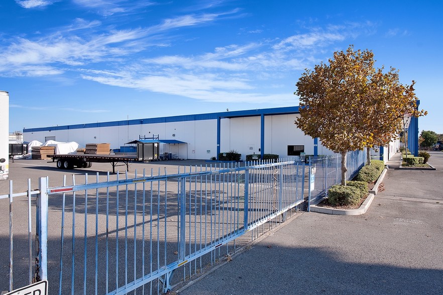 2601 S Garnsey St, Santa Ana, CA for lease - Building Photo - Image 3 of 3