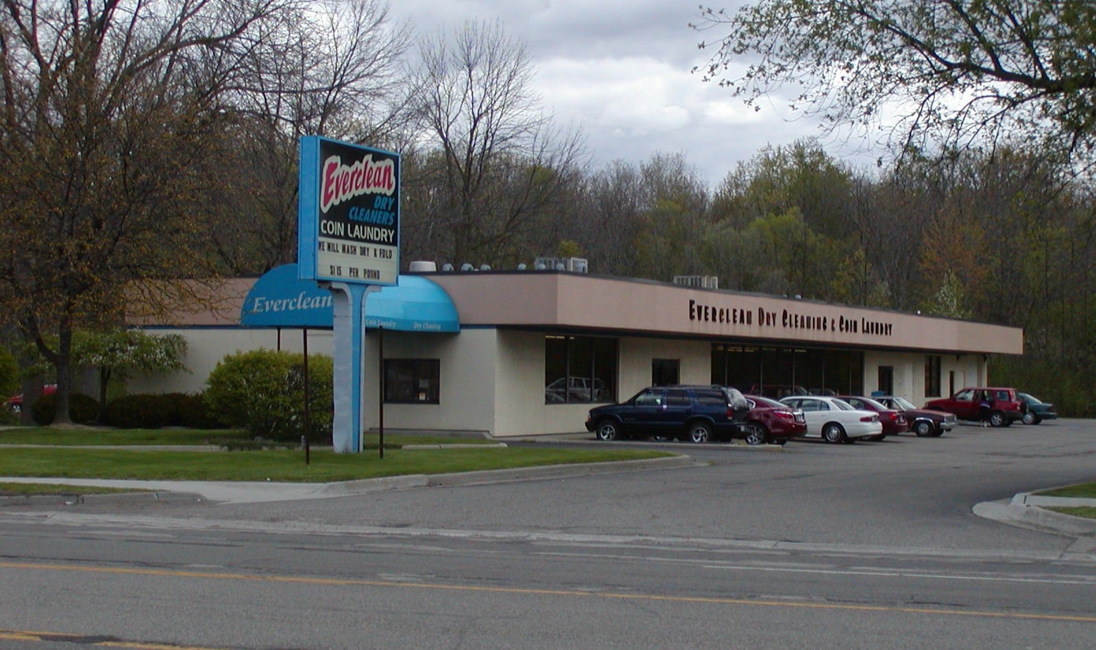 2247 S Center Rd, Burton, MI for sale Building Photo- Image 1 of 2