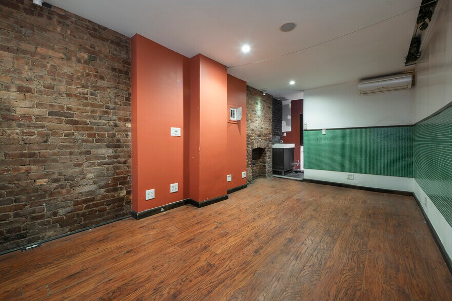 144 Hester St, New York, NY for lease - Interior Photo - Image 3 of 6