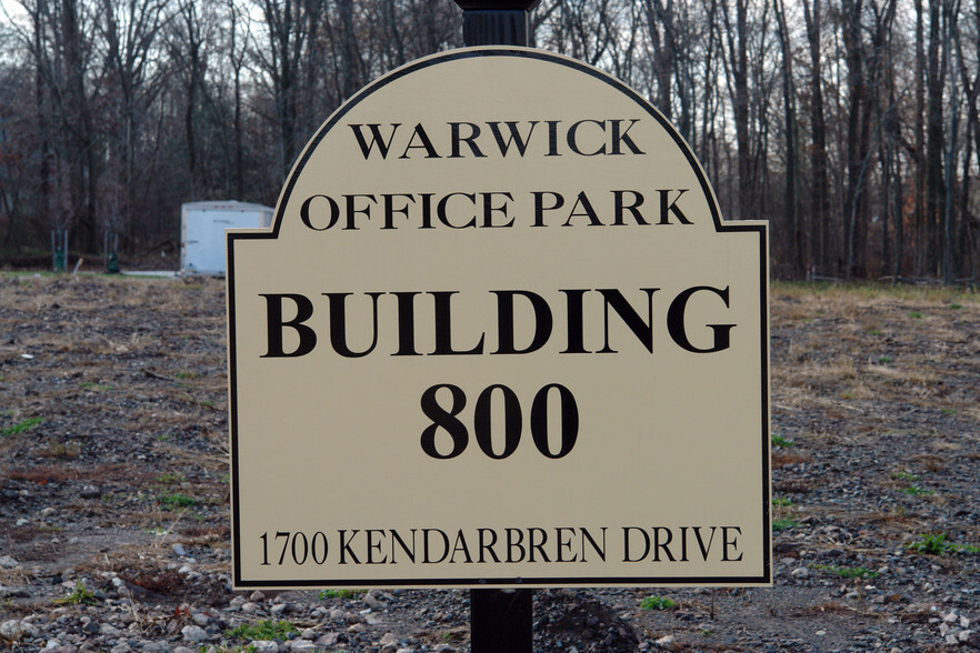 1700 Kendarbren Dr, Jamison, PA for lease - Building Photo - Image 1 of 28