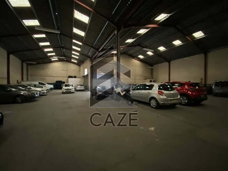 Industrial in Bordeaux for sale - Building Photo - Image 1 of 5