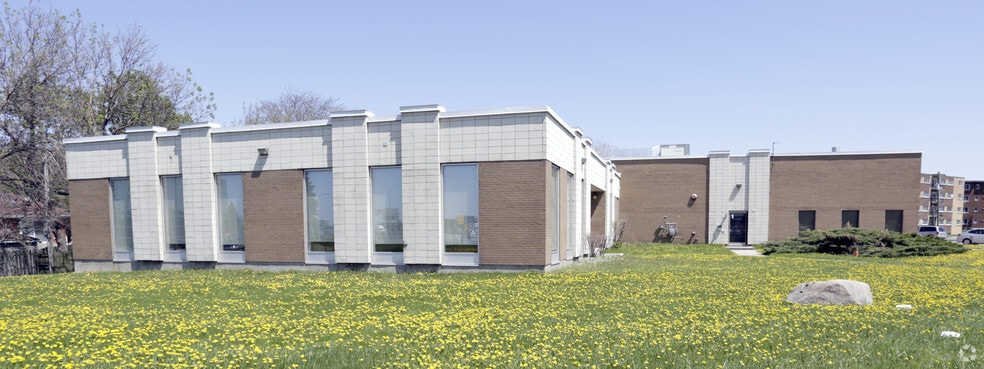 6155 Hwy Trans Canadienne, Montréal, QC for sale - Primary Photo - Image 1 of 1