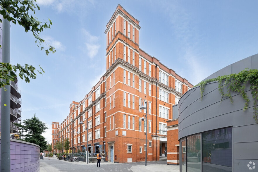 Upper St, London for sale - Primary Photo - Image 1 of 1