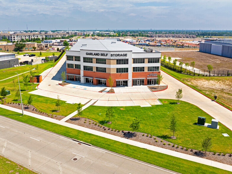 6330 President George Bush hwy, Garland, TX for lease - Primary Photo - Image 1 of 2