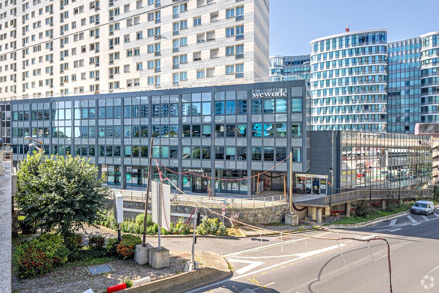 12-32 Terrasse Bellini, Puteaux for lease - Building Photo - Image 1 of 3