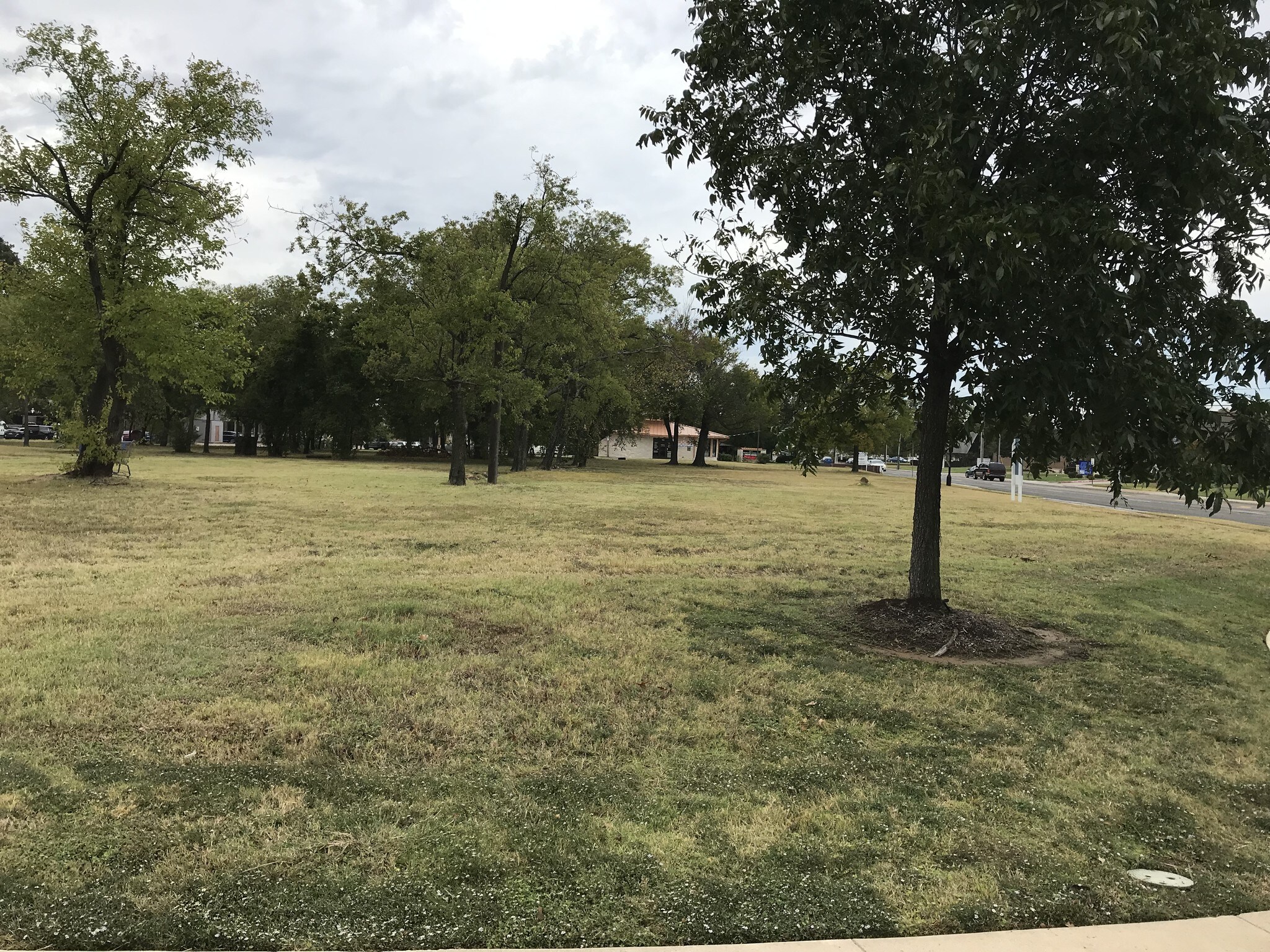 100-108 W Randol Mill Rd, Arlington, TX for sale Primary Photo- Image 1 of 1