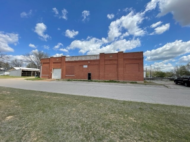 227 S Philadelphia Ave, Shawnee, OK for sale - Building Photo - Image 1 of 36