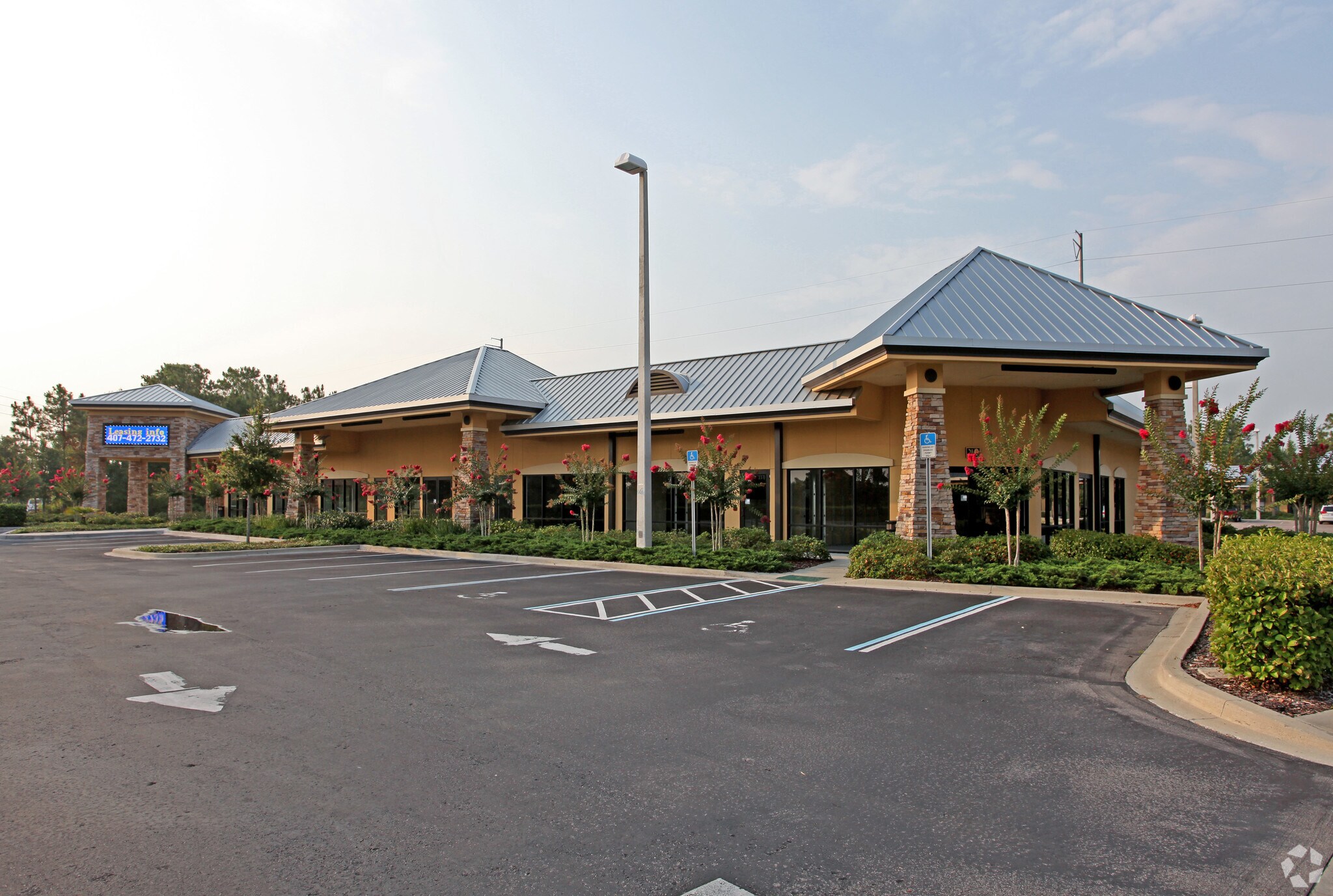 2842 S Alafaya Trl, Orlando, FL, 32828 Retail Space For Lease