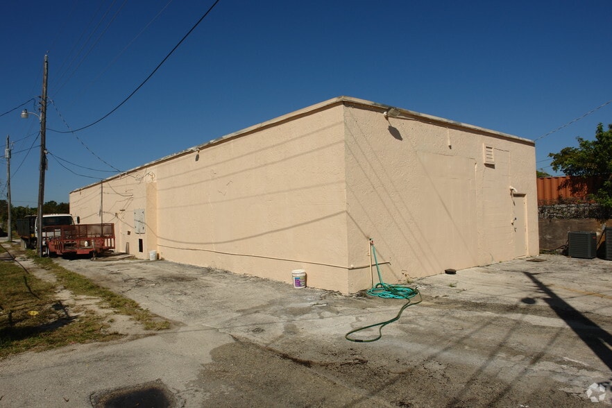 314 NE 3rd St, Boynton Beach, FL for lease - Building Photo - Image 2 of 2