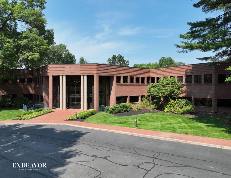 80 Linden Oaks Dr, Rochester, NY for lease - Building Photo - Image 1 of 2