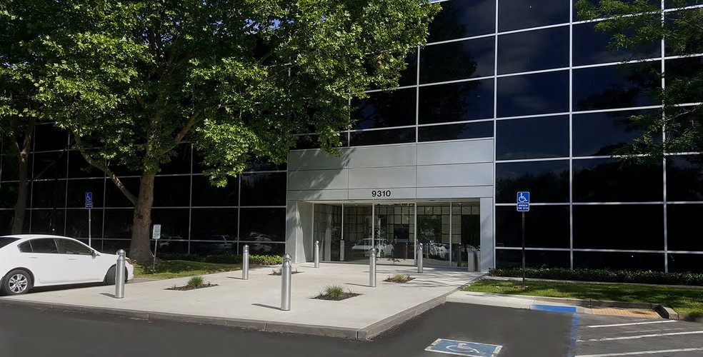 9300 Tech Center Dr, Sacramento, CA for lease - Building Photo - Image 1 of 10