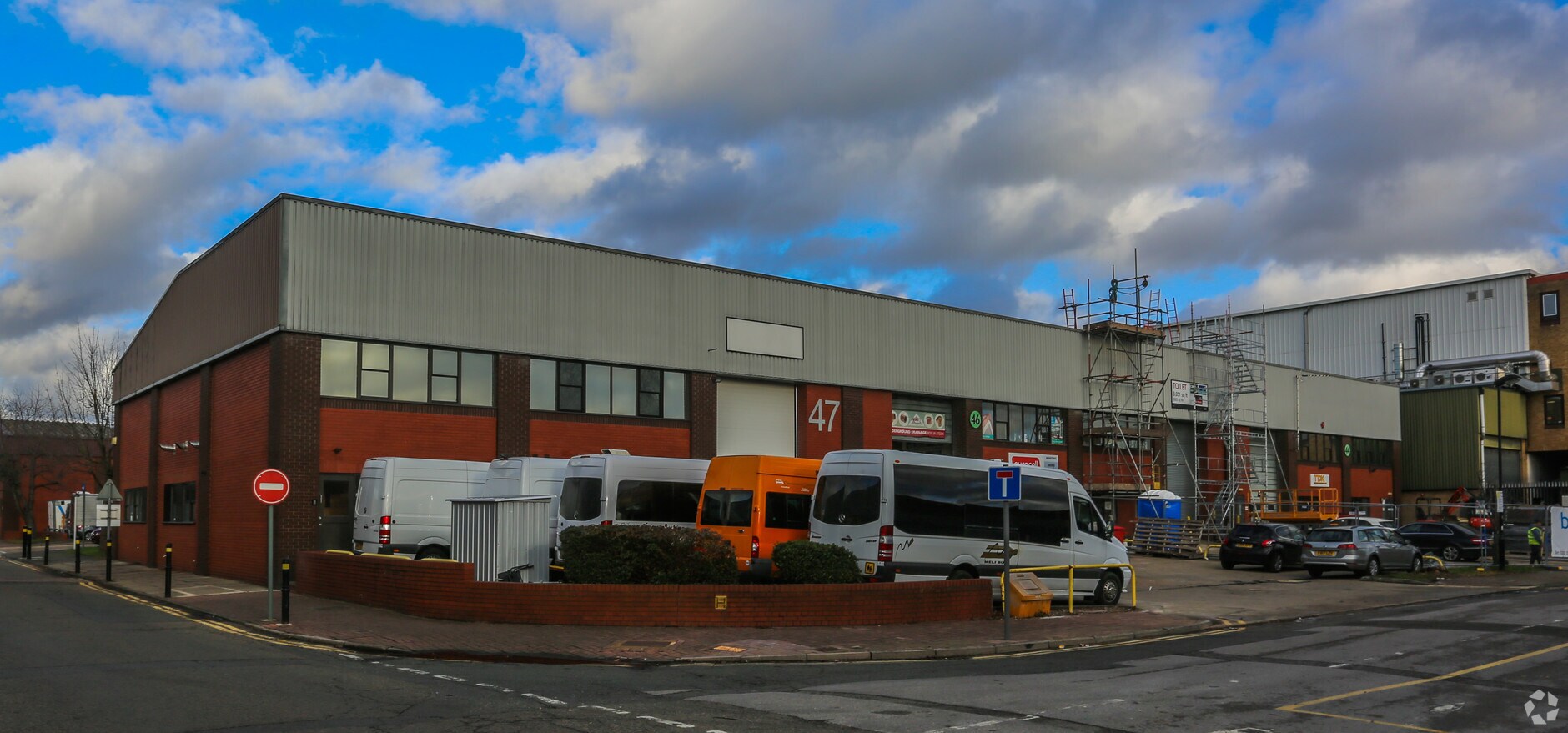 Halifax Rd, Greenford, UB6 8XU