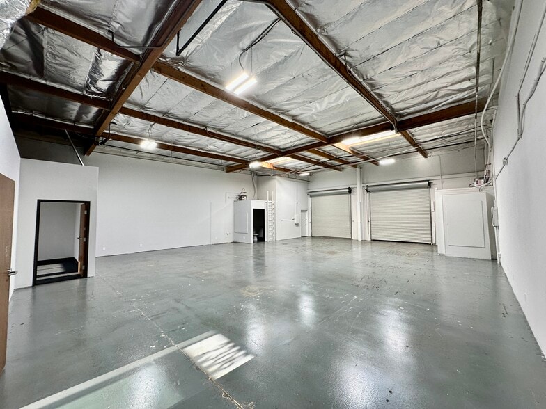 2223-2320 S Fairview St, Santa Ana, CA for lease - Building Photo - Image 3 of 4