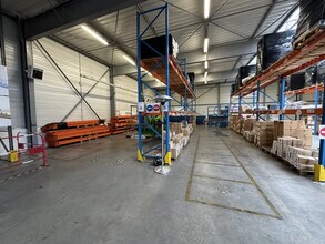 Flex in Taverny for lease Interior Photo- Image 2 of 14