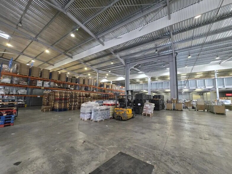 Industrial in La Crau for lease - Building Photo - Image 2 of 6