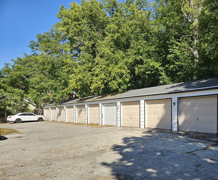 1069-1075 33rd St, Des Moines portfolio of 2 properties for sale on LoopNet.com - Building Photo - Image 3 of 9