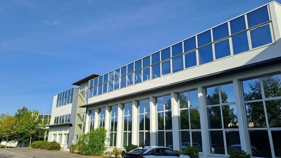 Office in Carquefou for lease - Building Photo - Image 2 of 7