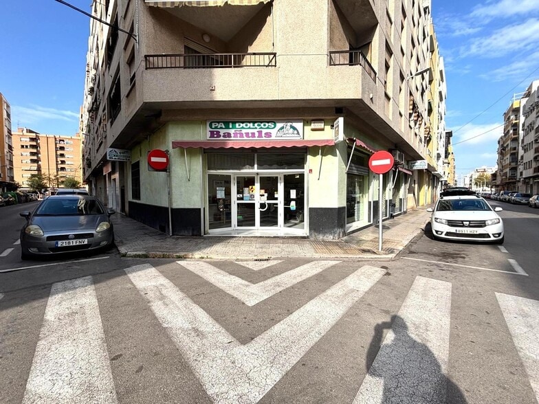 Retail in Gandia for sale - Building Photo - Image 2 of 31
