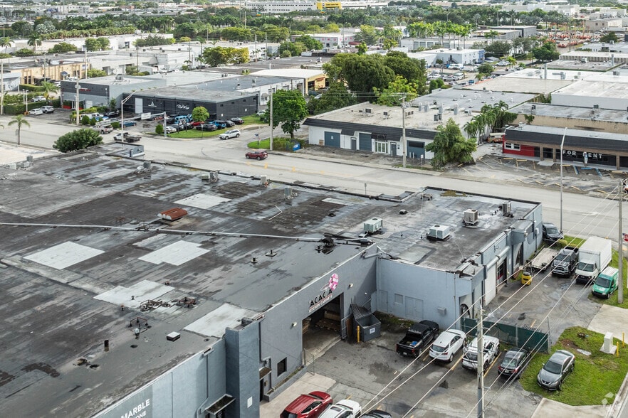 5400-5426 NW 79th Ave, Miami, FL for lease - Building Photo - Image 3 of 4