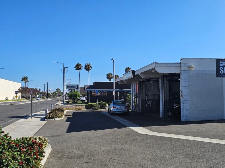 551 S Raymond Ave, Fullerton, CA for sale - Building Photo - Image 3 of 5