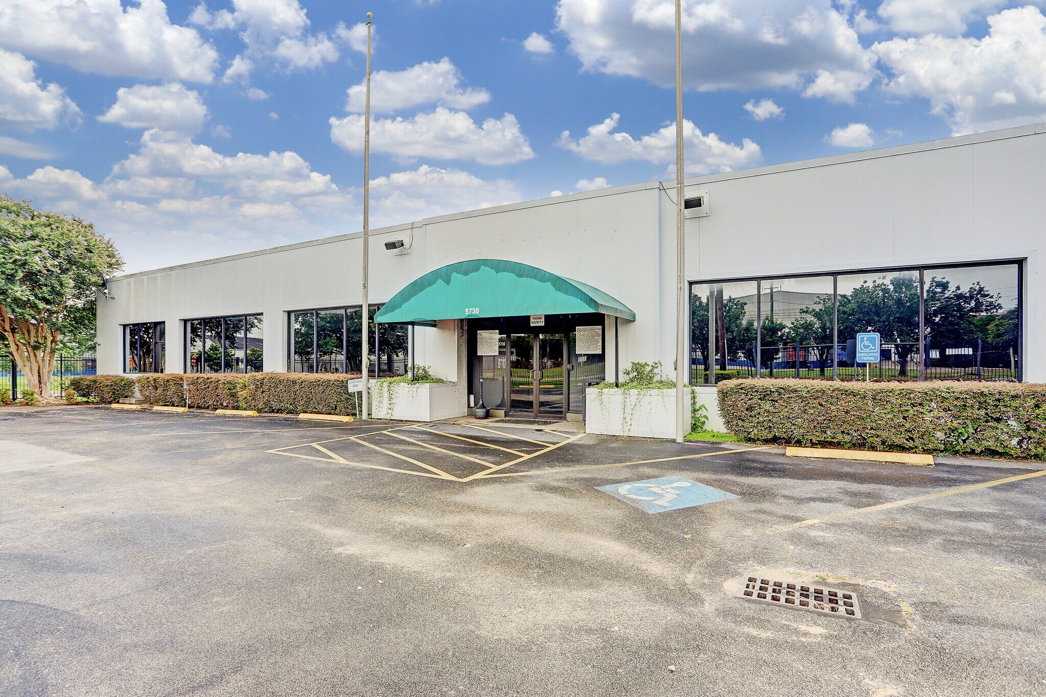 5730 Clinton Dr, Houston, TX for sale Primary Photo- Image 1 of 1