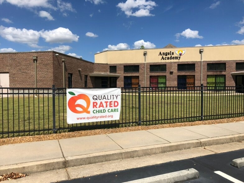 5845 Campbellton Rd SW, Atlanta, GA for sale - Primary Photo - Image 1 of 23