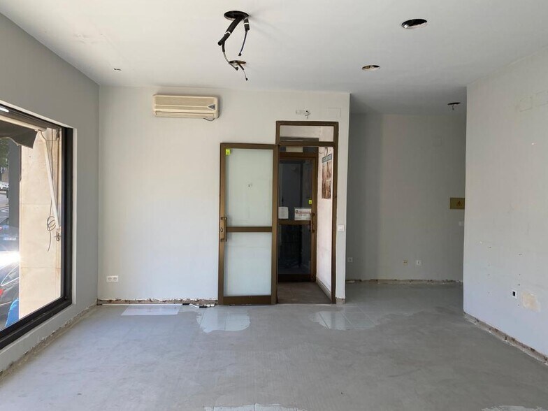 Retail in Cáceres, Cáceres for sale - Building Photo - Image 2 of 12